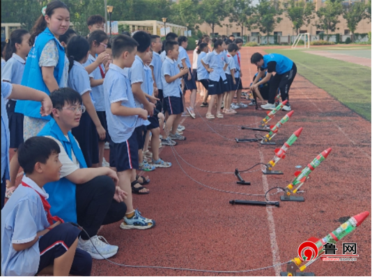 金年会官方陪玩德州天衢新区尚德小学联袂北京航空航天大学发展暑期夏令营行径(图5)